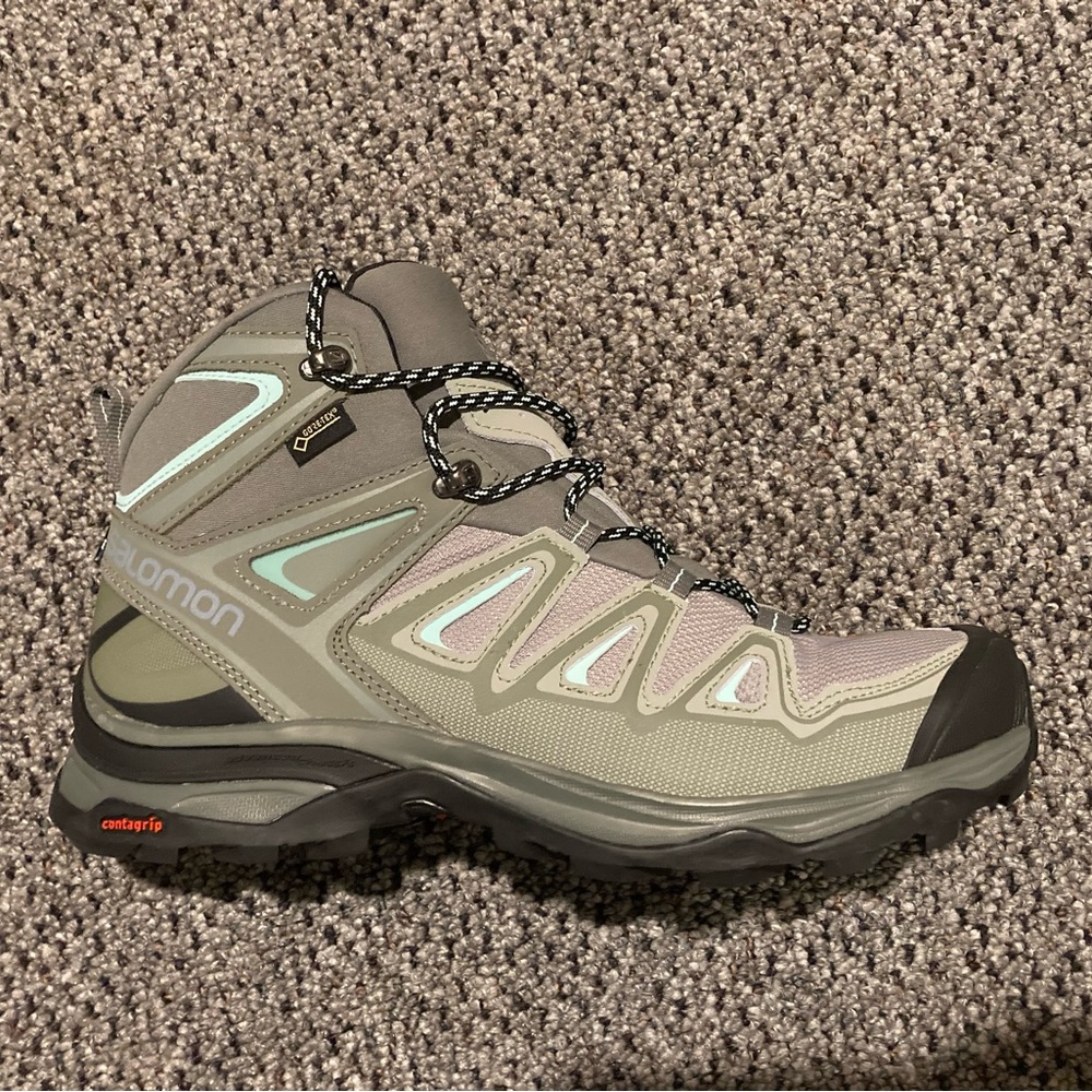 Salomon X Ultra 3 Mid Gtx hiking boot. Women’s size 9. Gore-Tex. NWT!!!